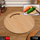 Wooden chopping board with handle