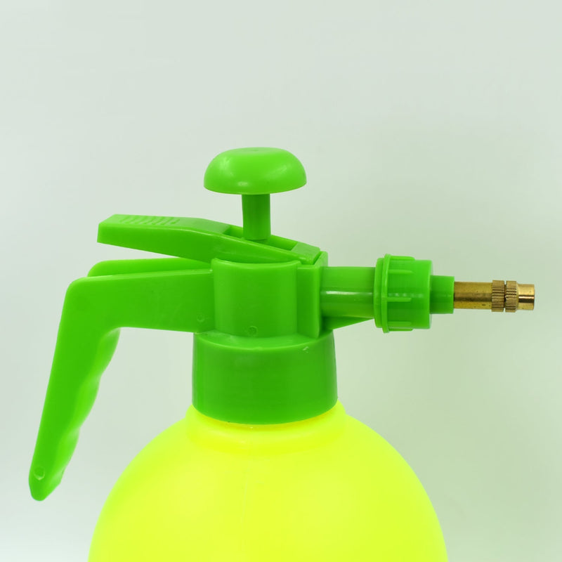 9024 2 L FF Garden Sprayer used in all kinds of garden and park for sprinkling and showering purposes.  