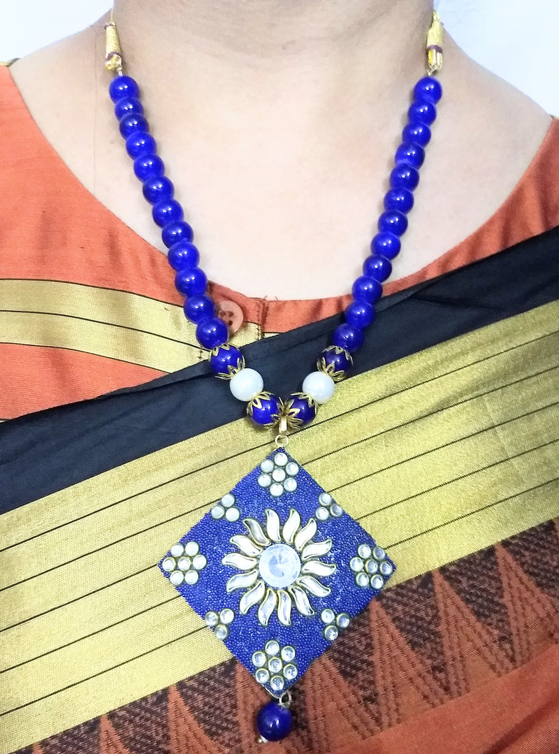 Elegant Blue Color Necklace